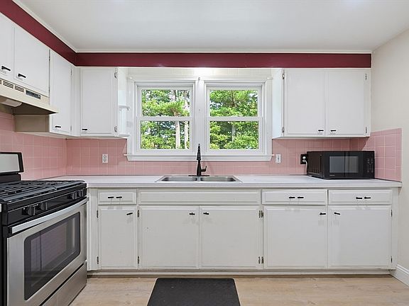 4th image of 304 Primrose Hill Rd