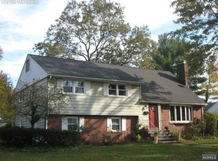 461 Cherry Ln, Ridgewood, NJ 07450