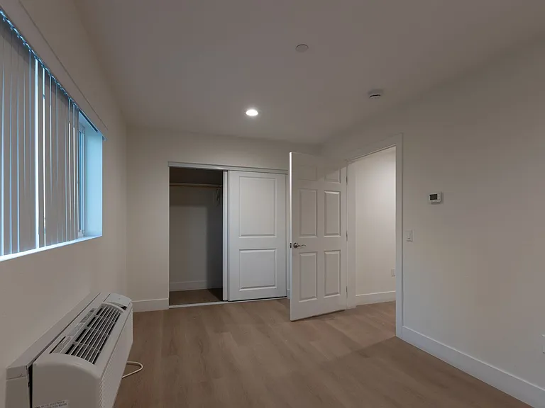 7311 S Broadway — Photo 9