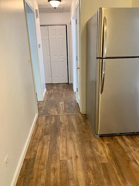 2 bed, 1000 sqft, $1,200 — Photo 4
