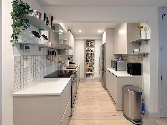 4th image of 1019 President St #1B