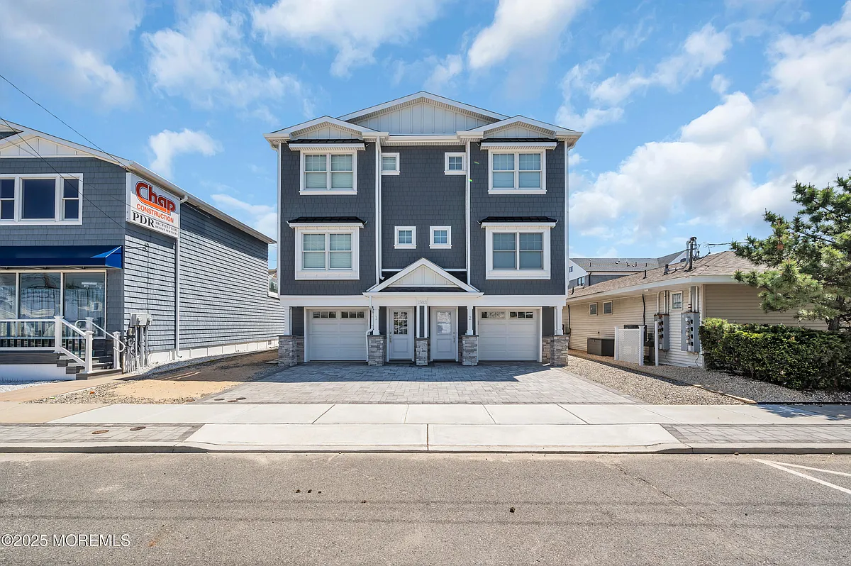 Building Photo - 1503 Grand Central Ave #2
