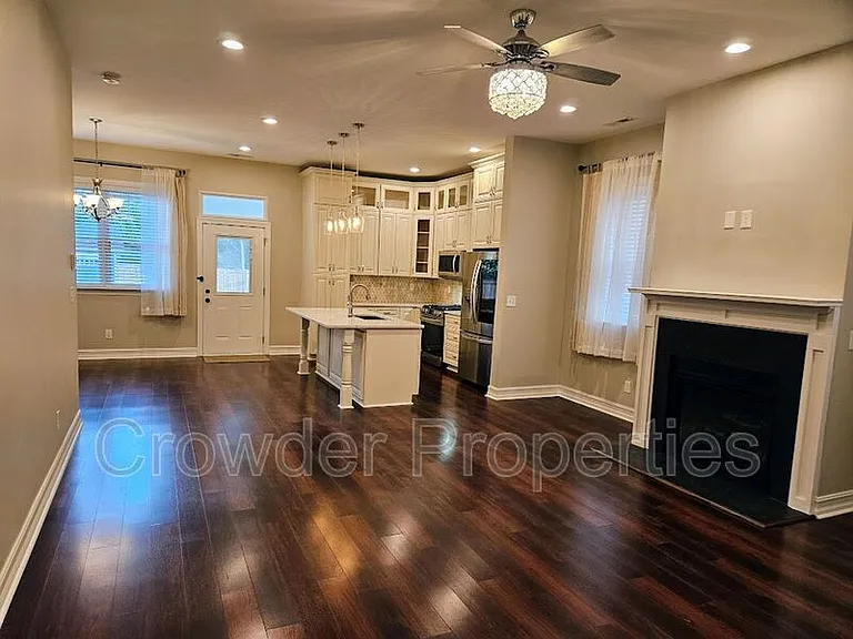 1016 Condon St — Photo 3