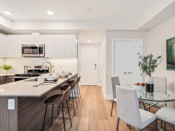 5th image of 45 Gorge Rd E #1565374