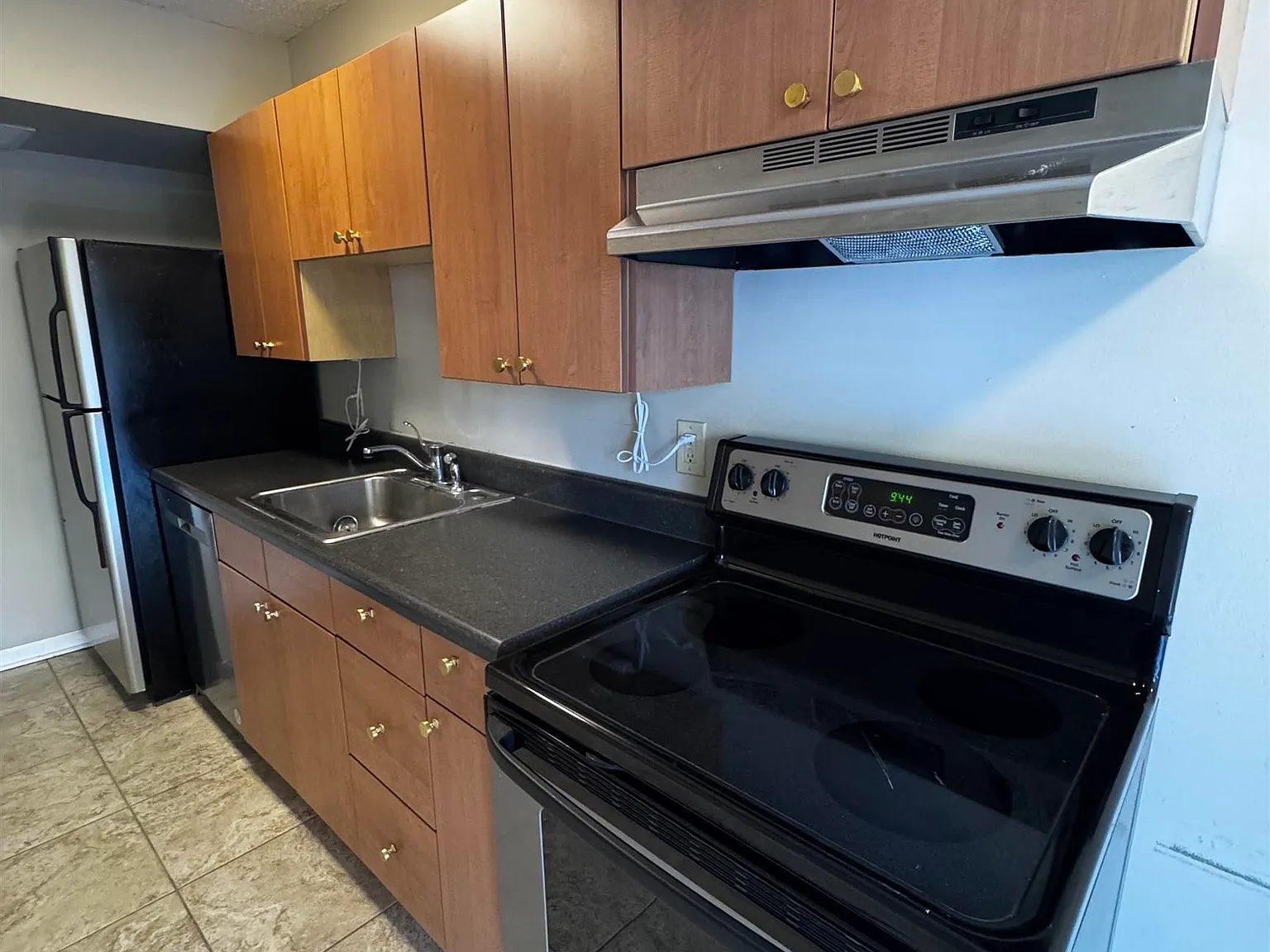1 bed, 1.0 bath, $1,200 — Photo 2