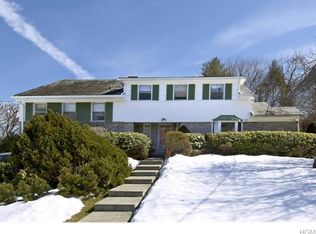 18 Hewitt Ave, Bronxville, NY 10708