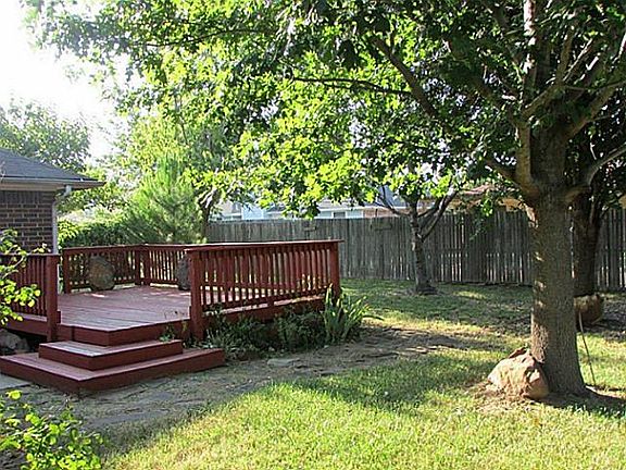 5th image of 625 Meadow Ln