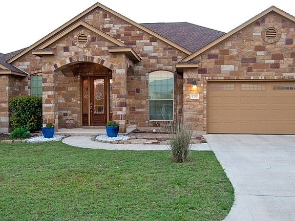 2nd image of 1210 Kyle Ln