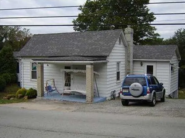 941 E 1st Avenue Ext, Derry, PA 15627