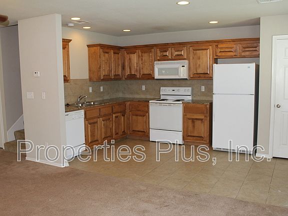 4th image of 2977 Creekside Dr