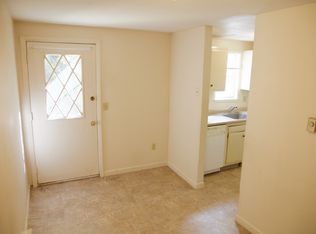 4 Culdaff St APT M, Easthampton, MA 01027