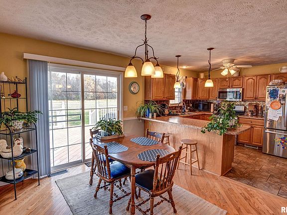 2nd image of 3830 Lake Dr