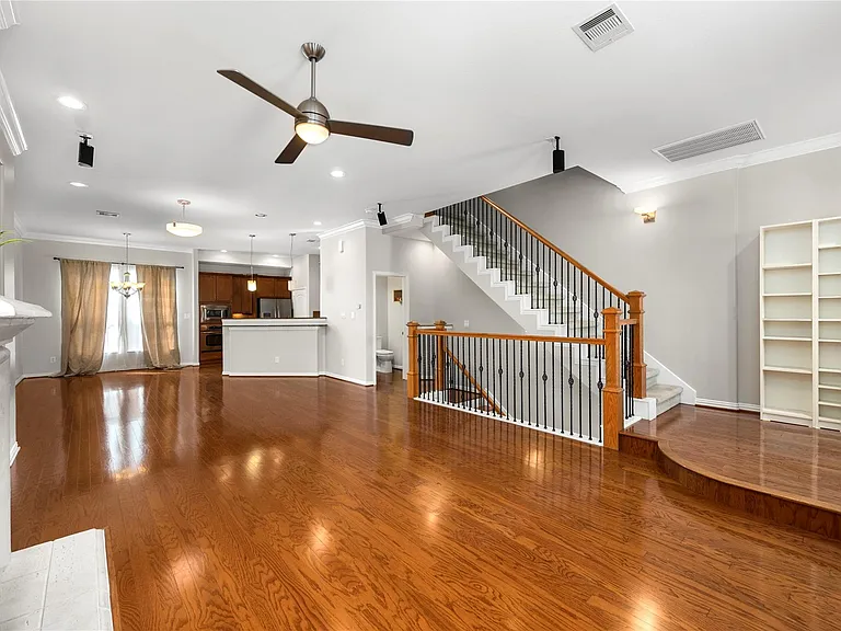 1614 Stuart St — Photo 16