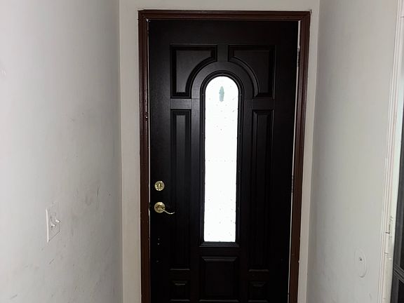 3rd image of 6644 Meritmoor Cir