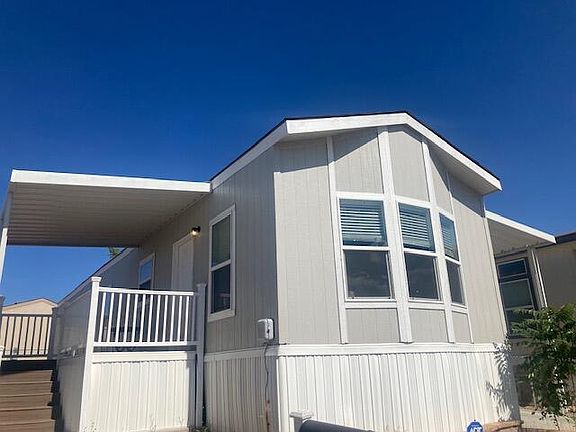 3rd image of 592 Elk Dr SE