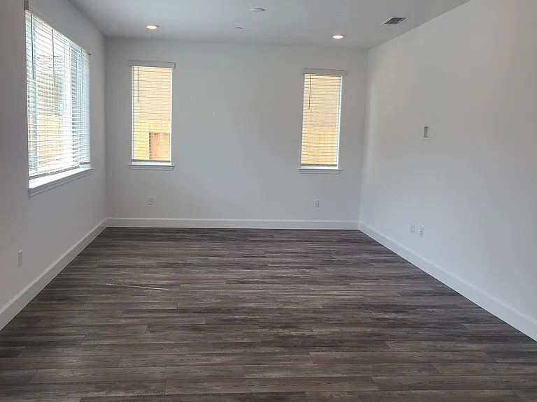 2064 Shale St — Photo 5