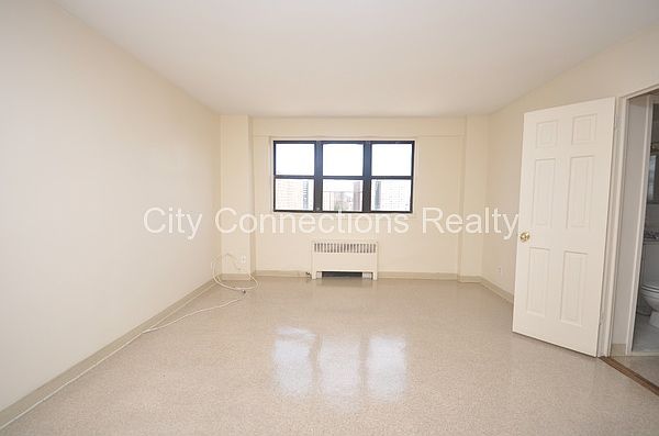 1st image of 19 Hamilton Ter APT 6J
