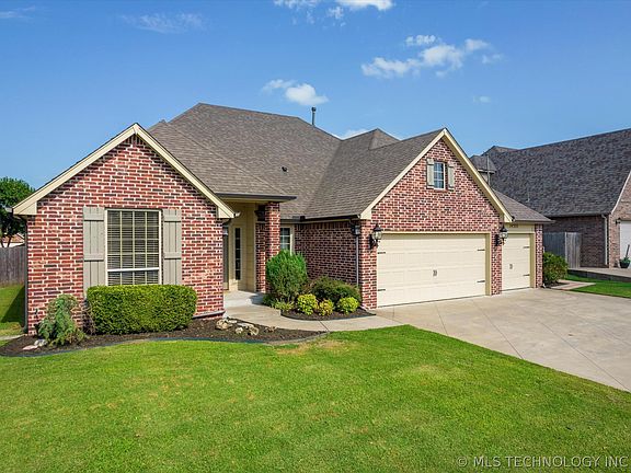4th image of 14555 Courtney Ln
