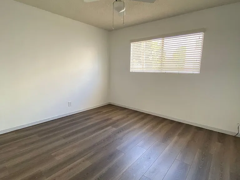315 Obispo Ave — Photo 13