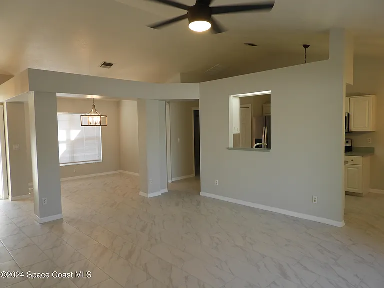 4825 47th Ct — Photo 8