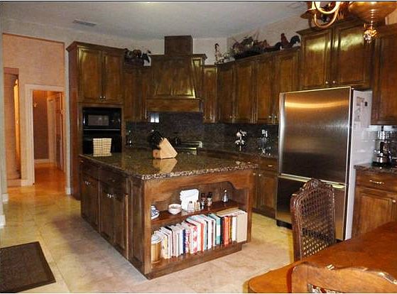3rd image of 203 Latour Ct