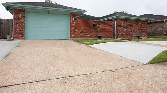 2nd image of 4625 Chantilly Dr