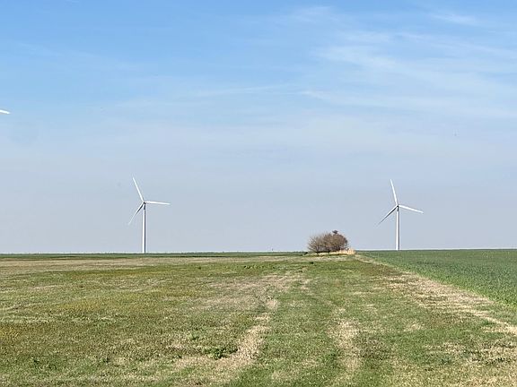 2nd image of 10 E Buffalo Rd