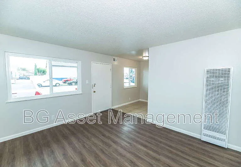 1333 Market Ave #3 — Photo 3