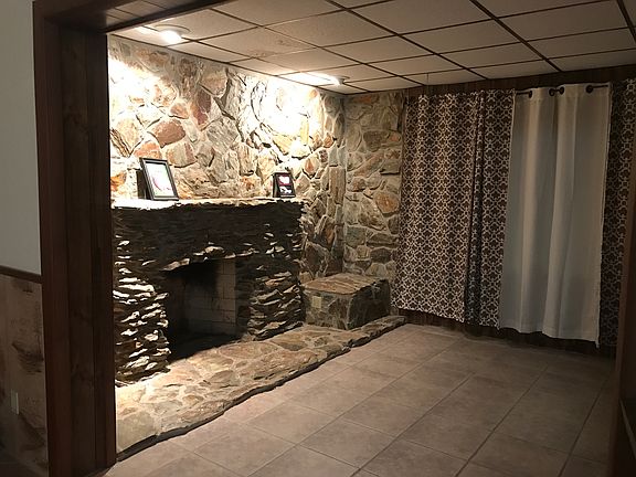 3rd image of 1038 Martin Blvd