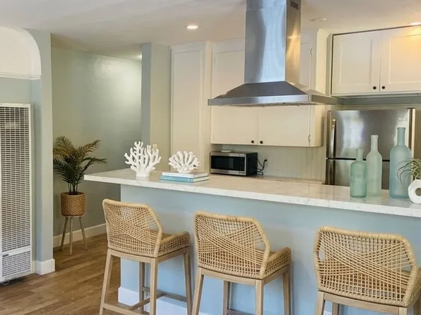 Charming 1 Bedroom North Park Apartment! Assigned Garage! Patio! In Unit Wash/Dryer!, 2315 Lincoln Ave, San Diego, CA 92104