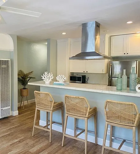 Charming 1 Bedroom North Park Apartment! Assigned Garage! Patio! In Unit Wash/Dryer! Photo 1