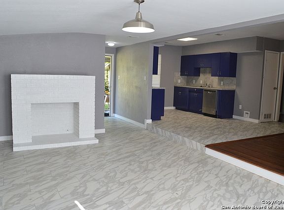 2nd image of 5122 Neer Ave