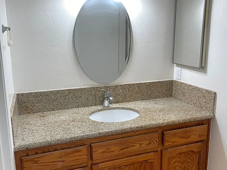 4066 Weymouth Ln — Photo 13