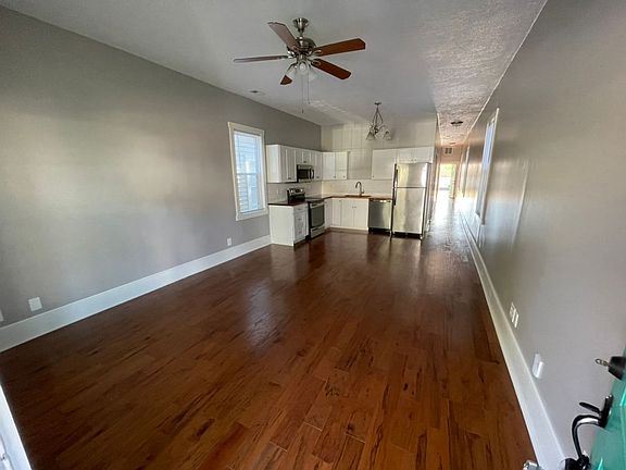 4th image of 468 E Brandeis Ave