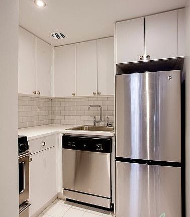 3rd image of 127 4th Ave APT 2G