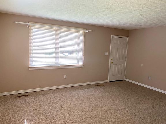 2nd image of 827 Wall Ave