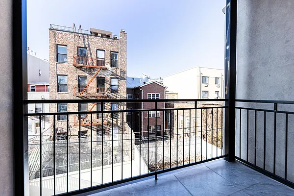 Rented by Oxford Property Group | media 10