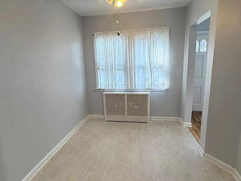 54 Aberdeen Rd — Photo 3