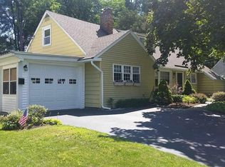 12 Briarwood Rd, Loudonville, NY 12211