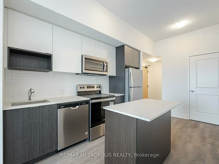 202 Burnhamthorpe Rd E #1704 — Photo 9