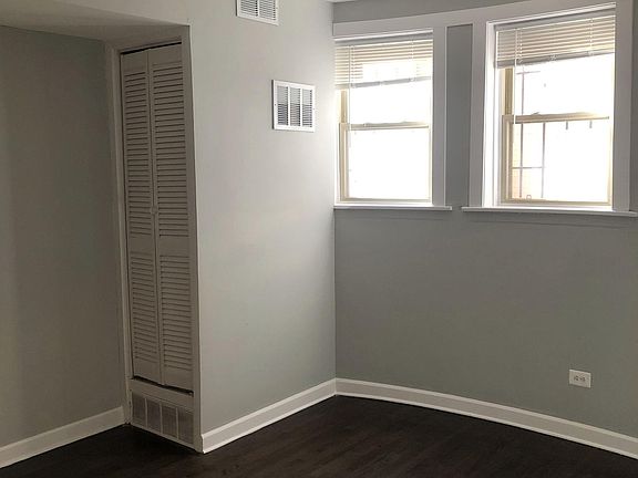 5th image of 614 W Oakdale Ave