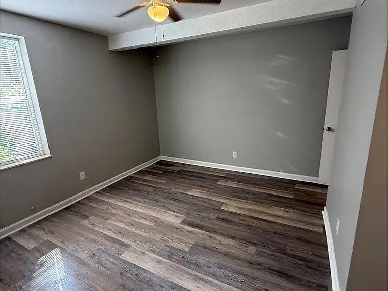 Castle Terrace Apartments — Photo 6
