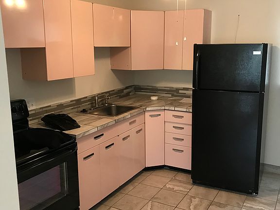 2nd image of 3212 Hollybrook Ln