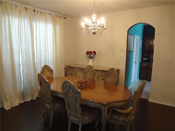 3rd image of 2040 El Camino Dr