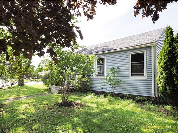 3rd image of 1 Forbes St