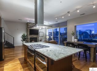 1027 Marcy Plz, Omaha, NE 68108