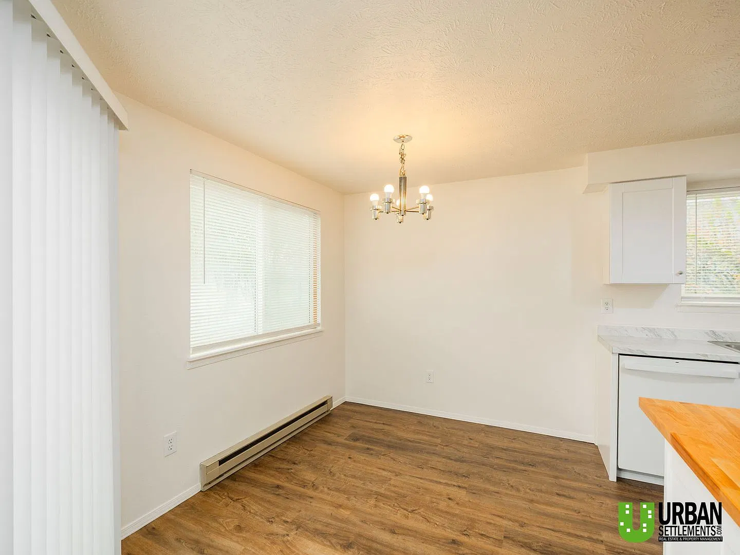 Sullivan 4 Plex 4619 - 4625 — Photo 4