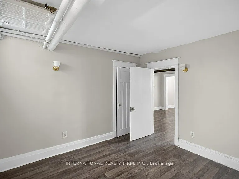 109 Balsam Ave S #2 — Photo 16