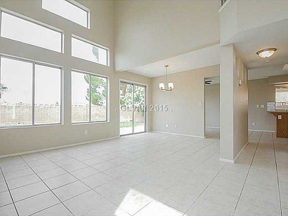 4th image of 872 Carnival Ave