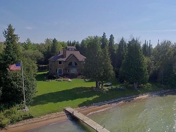 3rd image of 190 Patrick Dr